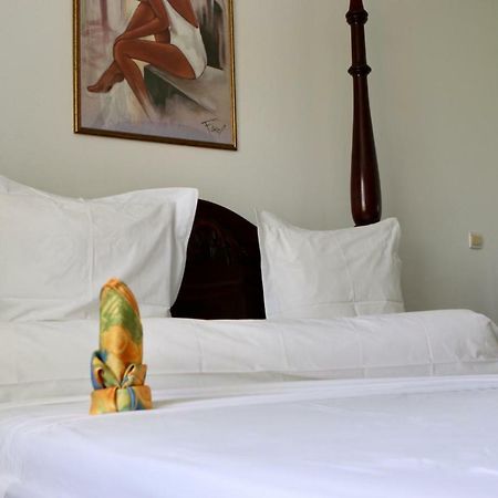 Bed & Breakfast 6 Suites Piscine Et Plage Pointe Faula 르 보클린 외부 사진