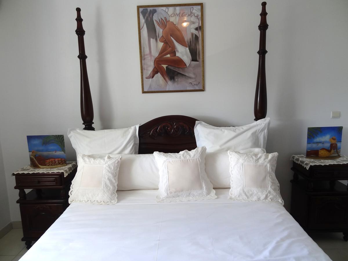 Bed & Breakfast 6 Suites Piscine Et Plage Pointe Faula 르 보클린 외부 사진