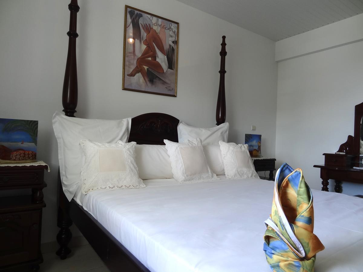 Bed & Breakfast 6 Suites Piscine Et Plage Pointe Faula 르 보클린 외부 사진