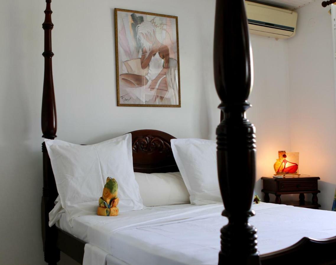 Bed & Breakfast 6 Suites Piscine Et Plage Pointe Faula 르 보클린 외부 사진
