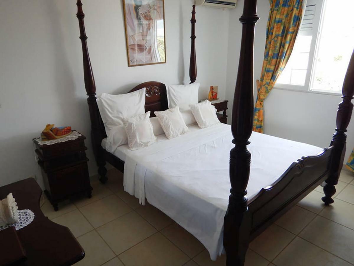 Bed & Breakfast 6 Suites Piscine Et Plage Pointe Faula 르 보클린 외부 사진