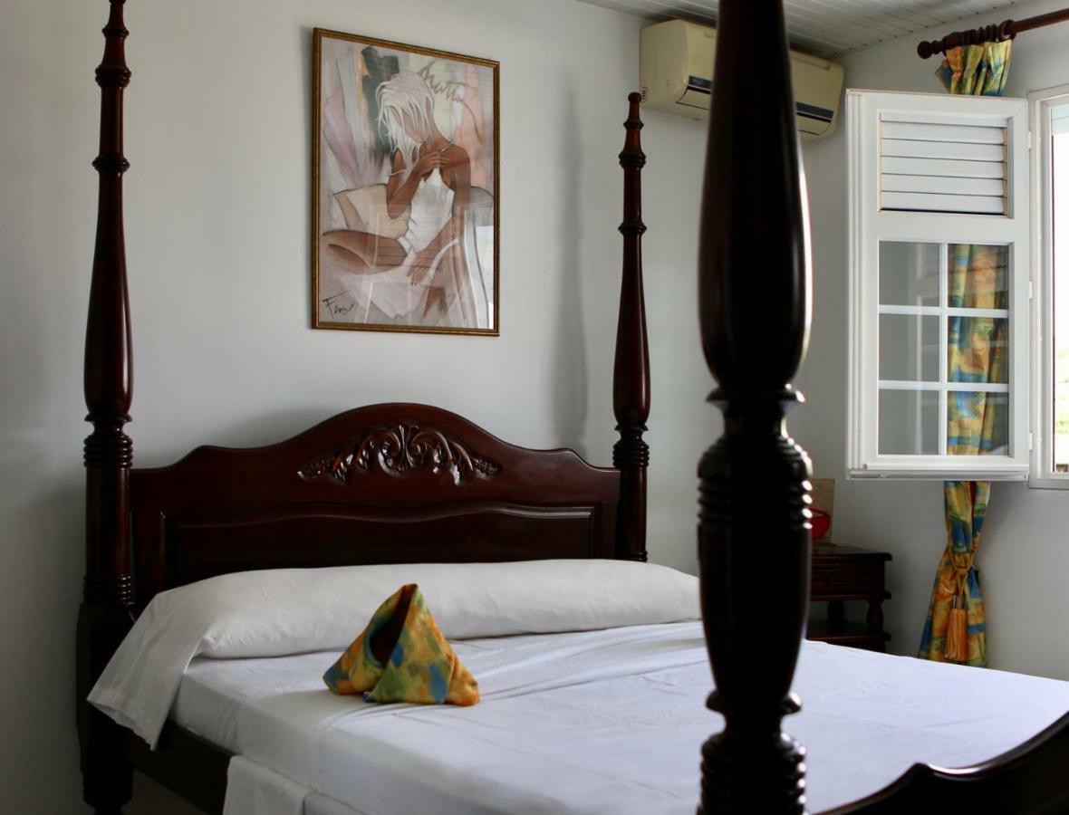 Bed & Breakfast 6 Suites Piscine Et Plage Pointe Faula 르 보클린 외부 사진